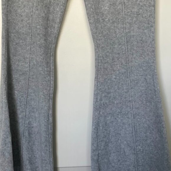 Aerie Gray Ribbed Velour Flare Lounge High Waisted Pants Size Small - Picture 6 of 10